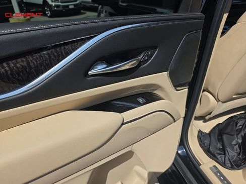 Used 2021 Cadillac Escalade Premium Luxury w/ Driver Assist Tech Package AWD/4WD image 17