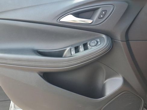 Used 2025 Buick Encore GX Preferred FWD image 16