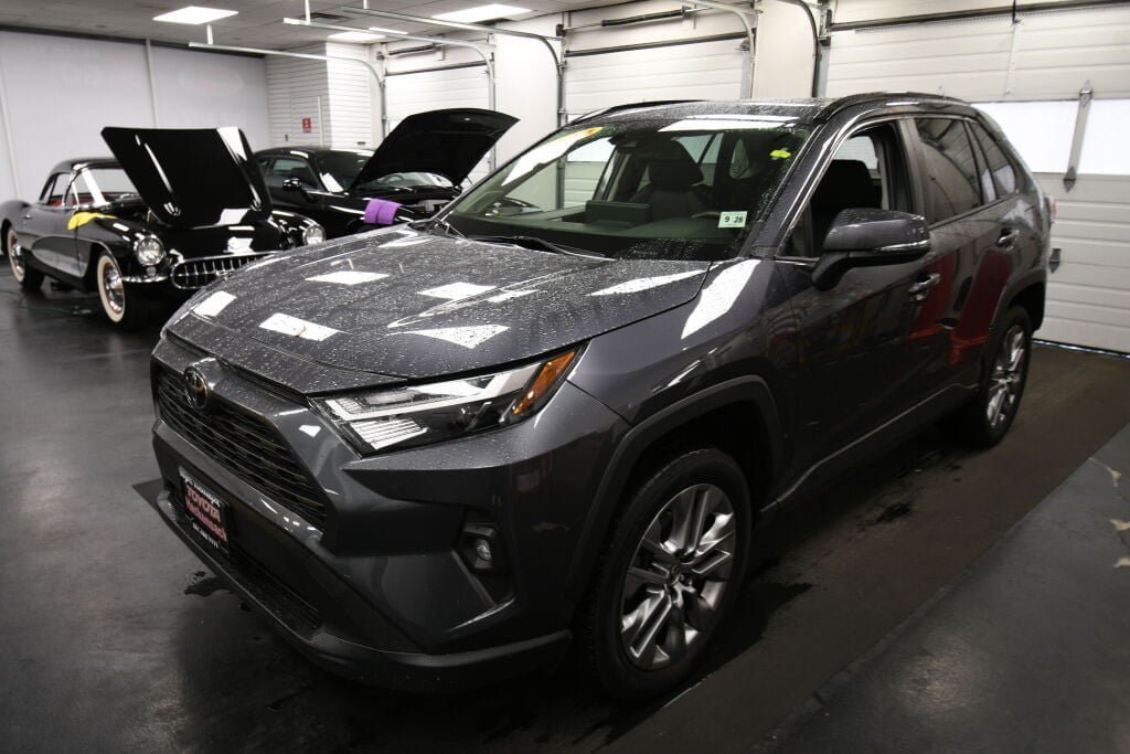 Used 2023 Toyota RAV4 XLE Premium AWD/4WD image 3
