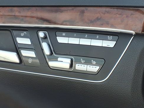 Used 2011 Mercedes-Benz S 550 4MATIC image 11