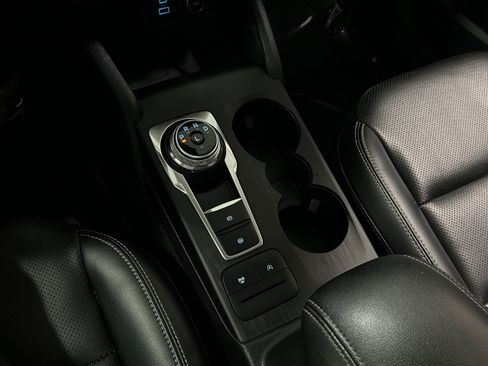Used 2021 Ford Escape SEL w/ Technology Package AWD/4WD image 10
