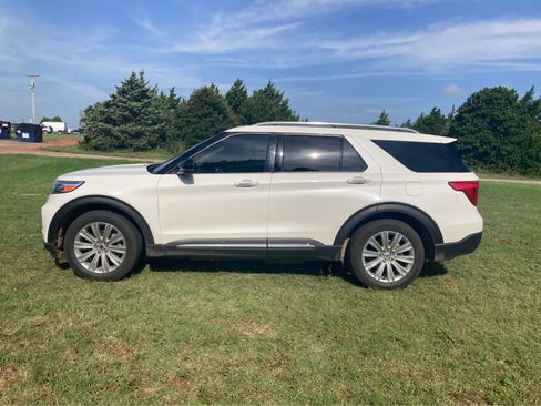 Used 2023 Ford Explorer Limited w/ Limited Technology Package AWD/4WD image 9