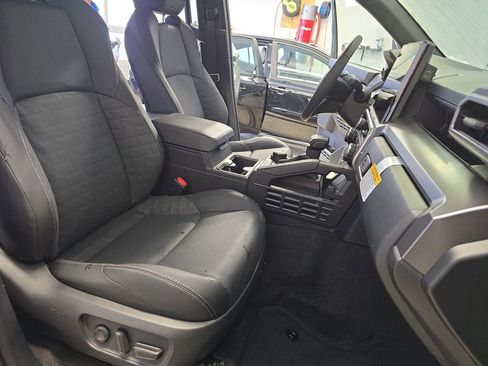 Used 2025 Toyota 4Runner TRD Off-Road Premium image 11