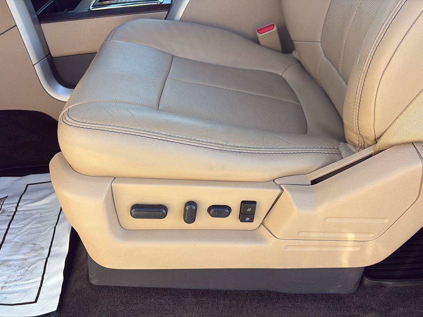 Used 2014 Ford F150 Lariat w/ Equipment Group 502A Luxury AWD/4WD image 24
