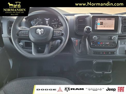Used 2024 RAM ProMaster 2500 w/ Convenience Group FWD image 7
