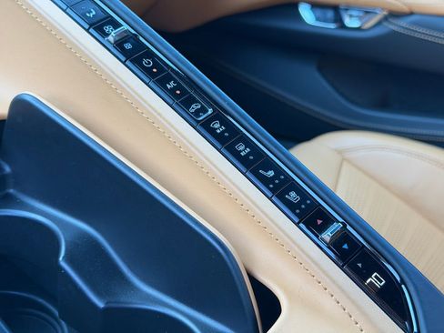 Used 2020 Chevrolet Corvette Stingray Premium Conv w/ 3LT Preferred Equipment Group image 25