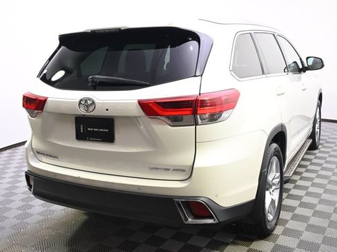 Used 2017 Toyota Highlander Limited AWD/4WD image 6