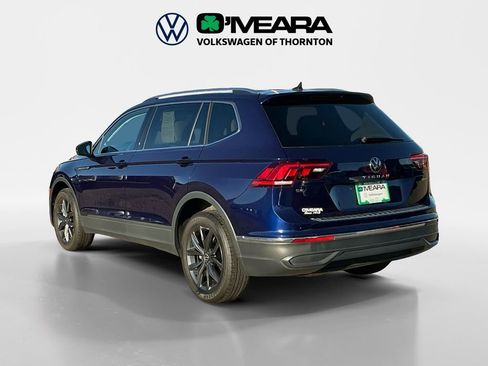 Used 2022 Volkswagen Tiguan SE w/ Panoramic Sunroof Package image 3
