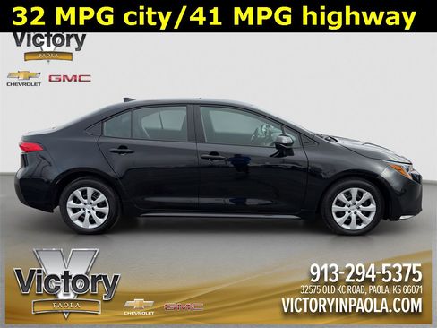 Used 2025 Toyota Corolla LE image 7