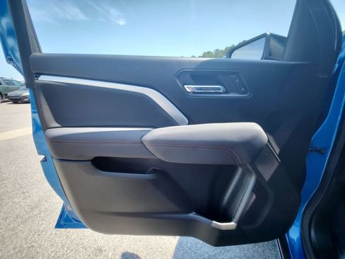 Used 2024 Chevrolet Colorado Z71 w/ Z71 Convenience Package 2 image 26