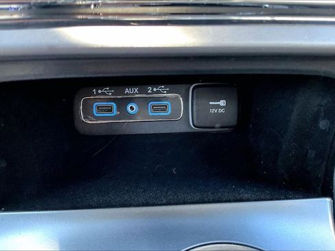 Used 2018 Jeep Grand Cherokee Laredo image 32