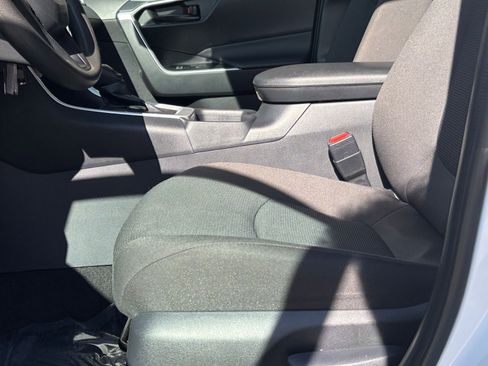 Used 2025 Toyota RAV4 LE image 27