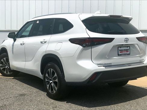 New 2026 Toyota Highlander XLE AWD/4WD image 3