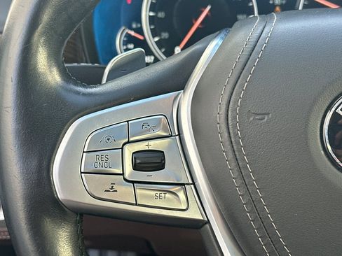 Used 2018 BMW 750i image 26