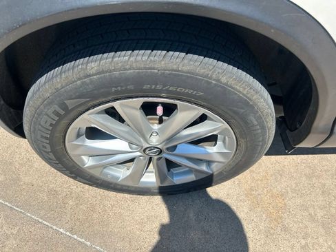 Used 2019 Nissan Rogue Sport SV FWD image 9