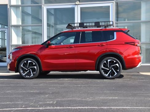 Used 2023 Mitsubishi Outlander AWD image 11