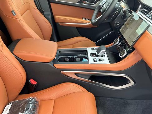 New 2026 Jaguar F-PACE R-Dynamic S image 8