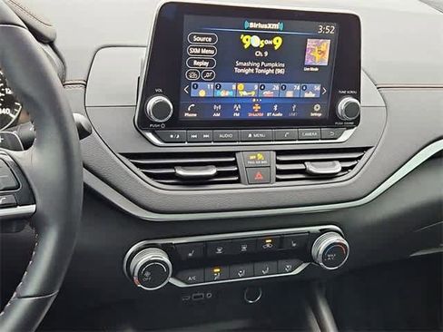 Used 2020 Nissan Altima 2.5 SR w/ Premium Package image 28