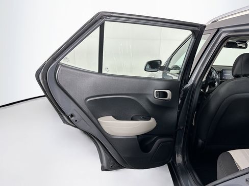 Used 2023 Hyundai Venue SEL image 26