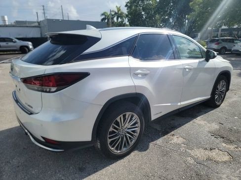 Used 2022 Lexus RX 450h AWD w/ Luxury Package image 4