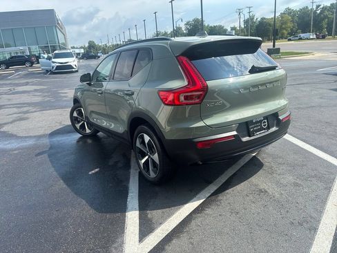 Used 2023 Volvo XC40 B5 Plus w/ Climate Package AWD/4WD image 4