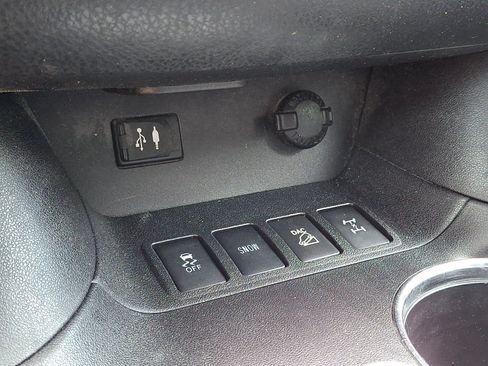 Used 2016 Toyota Highlander Plus AWD/4WD image 25