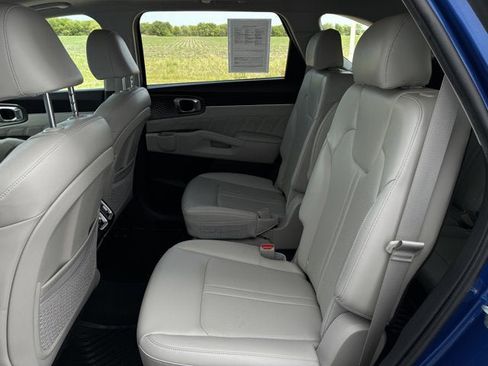 Used 2023 Kia Sorento SX FWD image 25