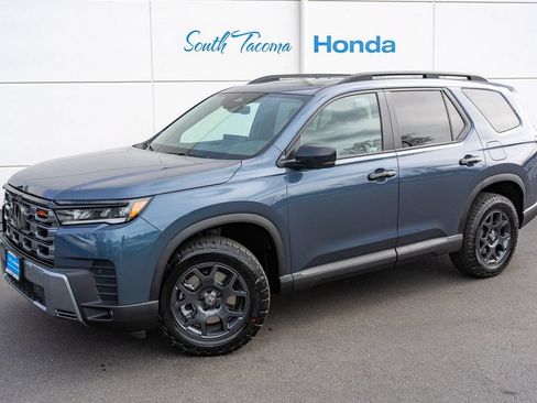 New 2026 Honda Pilot TrailSport image 2