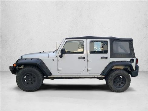 Used 2013 Jeep Wrangler Unlimited Sport image 9