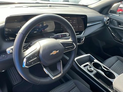 New 2026 Chevrolet Equinox LT image 17