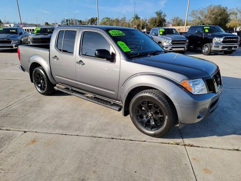 Used 2020 Nissan Frontier SV w/ Midnight Edition Floor Mats image 7