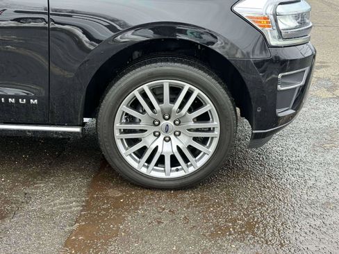Used 2024 Ford Expedition Max Platinum image 6