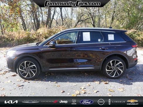 Certified 2023 Lincoln Corsair Reserve w/ Equipment Group 201A image 3