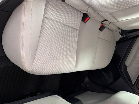 Used 2017 Subaru Forester 2.5i Premium w/ All-Weather Package AWD/4WD image 23