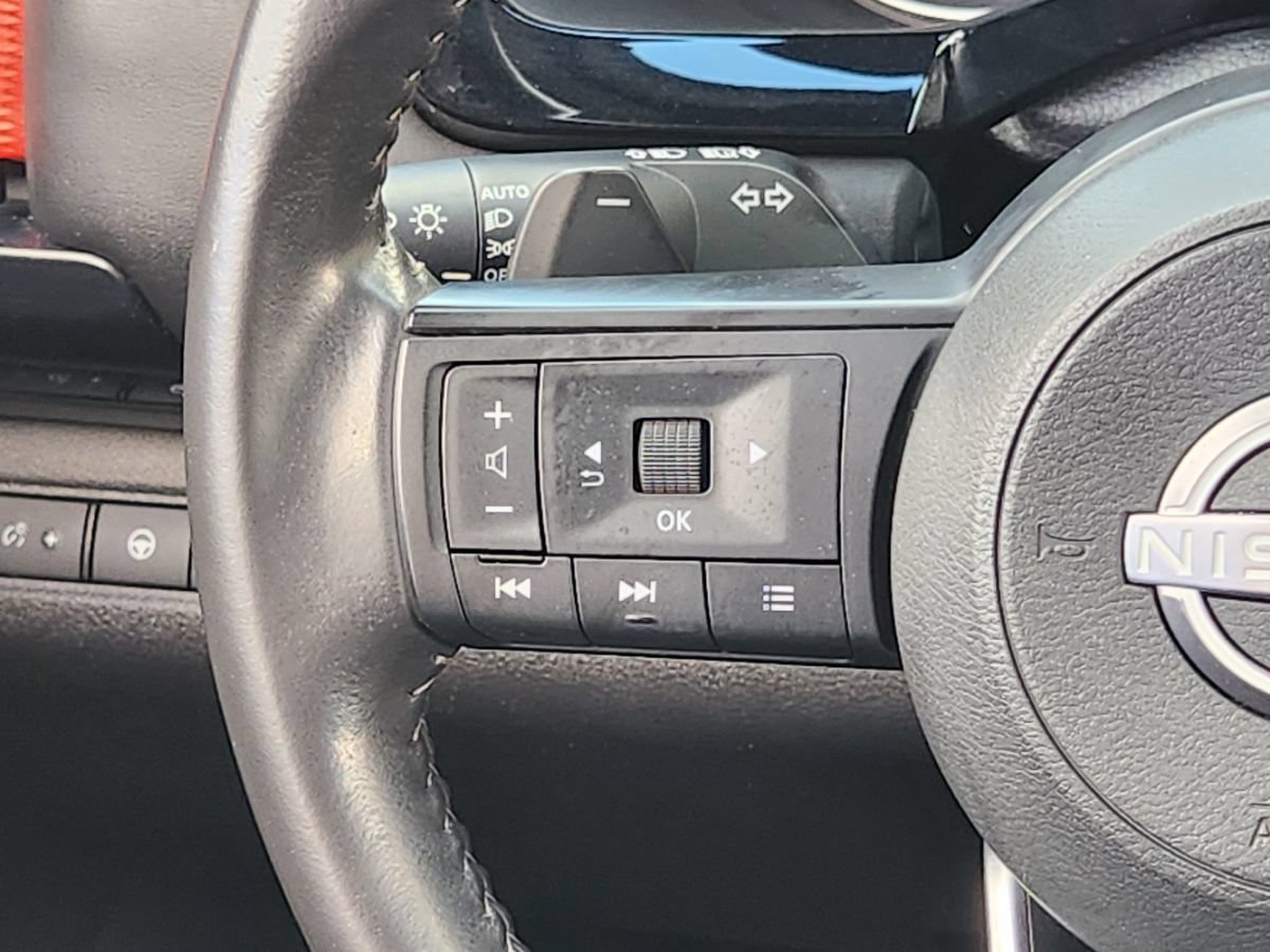 Used 2025 Nissan Pathfinder SV w/ Black Appearance Package FWD image 45