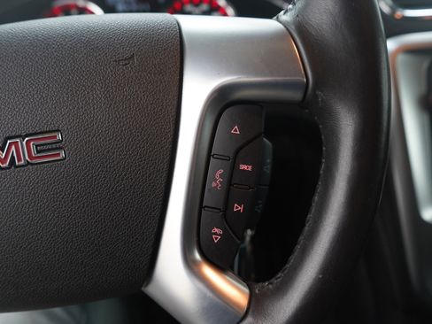 Used 2016 GMC Acadia SLE image 32