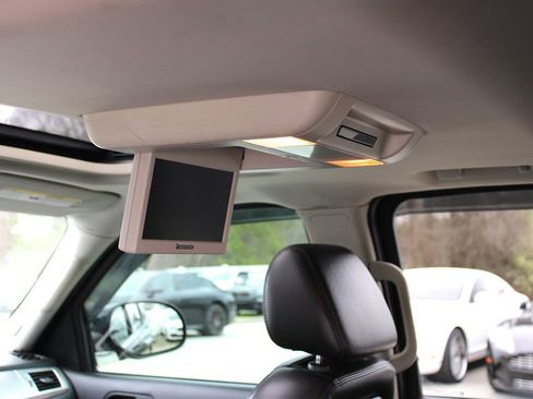 Used 2007 Cadillac Escalade EXT w/ Information Package image 28