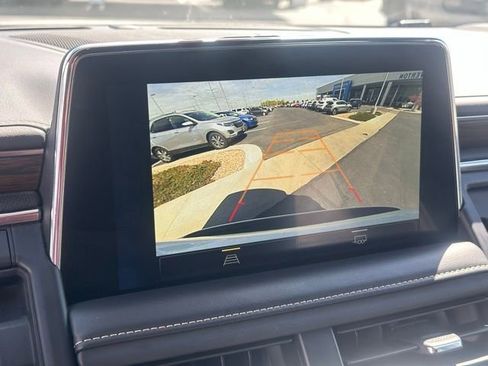 Certified 2023 Chevrolet Suburban Premier image 9