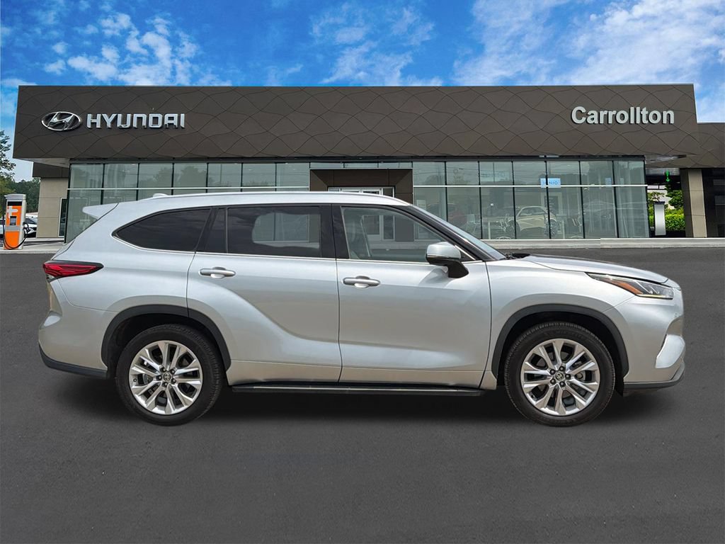 Used 2020 Toyota Highlander Limited FWD image 4