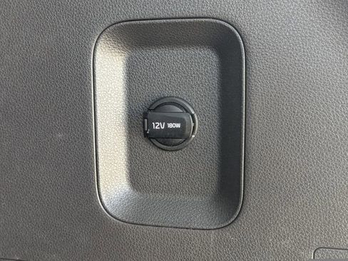 Certified 2024 Kia Carnival LX image 15