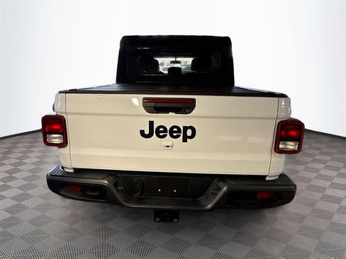 Used 2021 Jeep Gladiator Willys image 7
