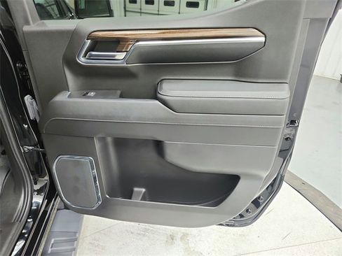 Used 2024 Chevrolet Silverado 1500 LT image 38