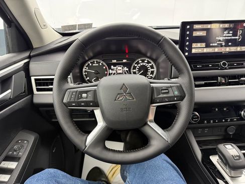New 2026 Mitsubishi Outlander SE AWD/4WD image 15