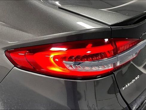 Used 2018 Ford Fusion SE w/ Equipment Group 601A image 21