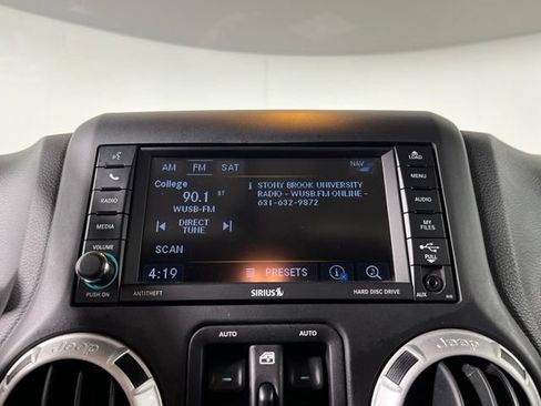 Used 2016 Jeep Wrangler Unlimited Rubicon AWD/4WD image 27