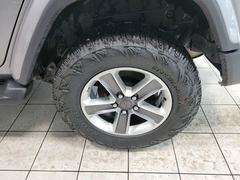 Used 2021 Jeep Wrangler Unlimited Sahara image 48