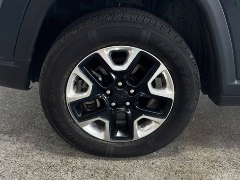 Used 2018 Jeep Compass Trailhawk w/ Leather Interior Group AWD/4WD image 26