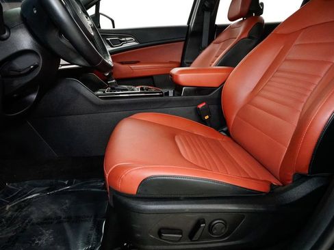 Certified 2025 Kia Sportage SX image 12