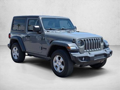 Used 2022 Jeep Wrangler Sport AWD/4WD image 3