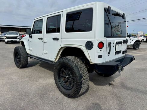 Used 2014 Jeep Wrangler Unlimited Sahara w/ Connectivity Group image 10